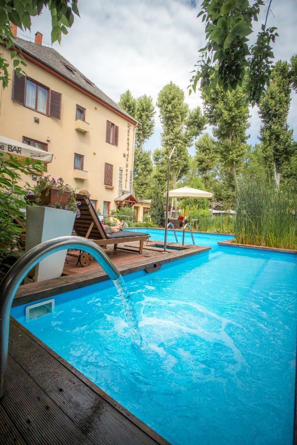 Renegade Hotel Siófok Exterior foto